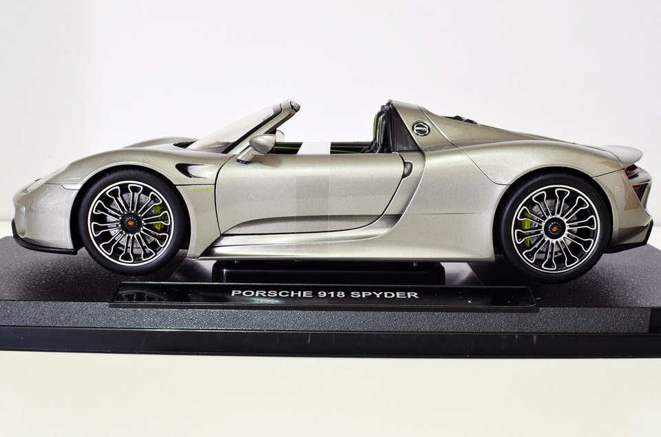  2016  PORSCHE 918 SPYDER CABRIOLET